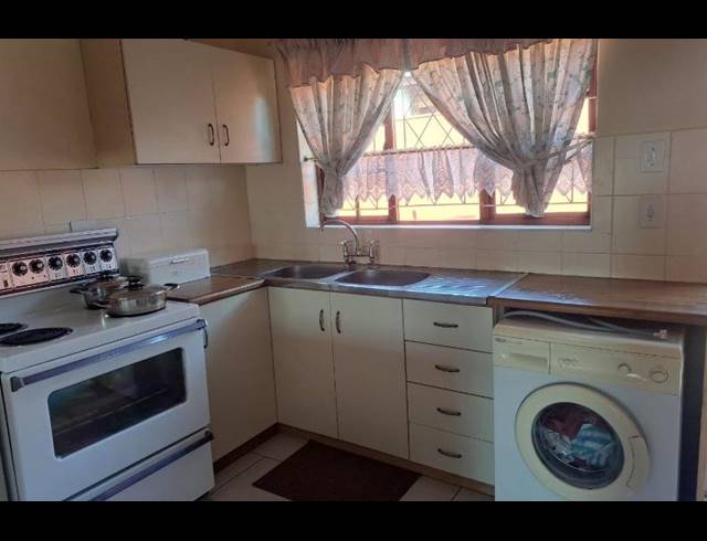 2 BEDROOM SIMPLEX FOR SALE IN MONTCLAIR